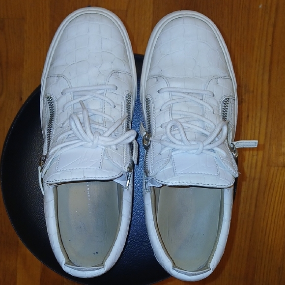 Guisseppe Zanotti White Croc-Embossed Sneakers with Zipper Detail - Picture 4 of 4